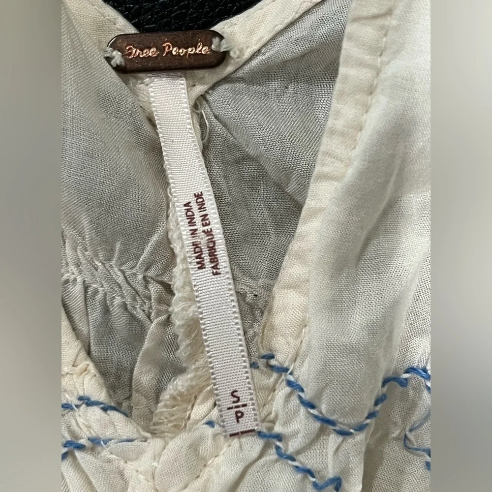 Free People Embroidered dress has peasant-style romantic, vintage-inspired Sz S